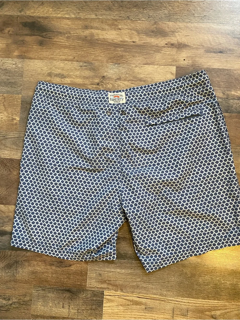Faherty 2 Classic Boardshort Fishscale Batik Size L